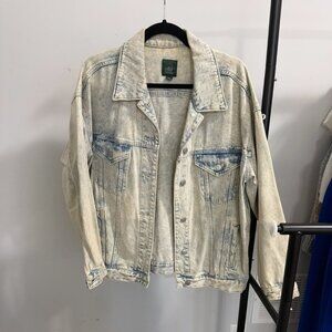 Acid wash denim jacket size medium.